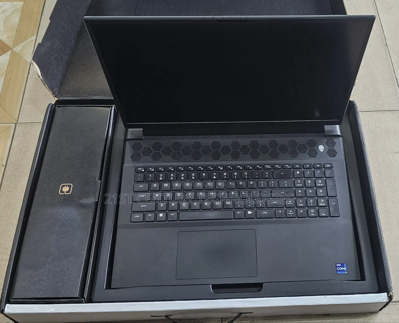 New Laptop Alienware M18 R2 64GB Intel Core i9 SSD 4T