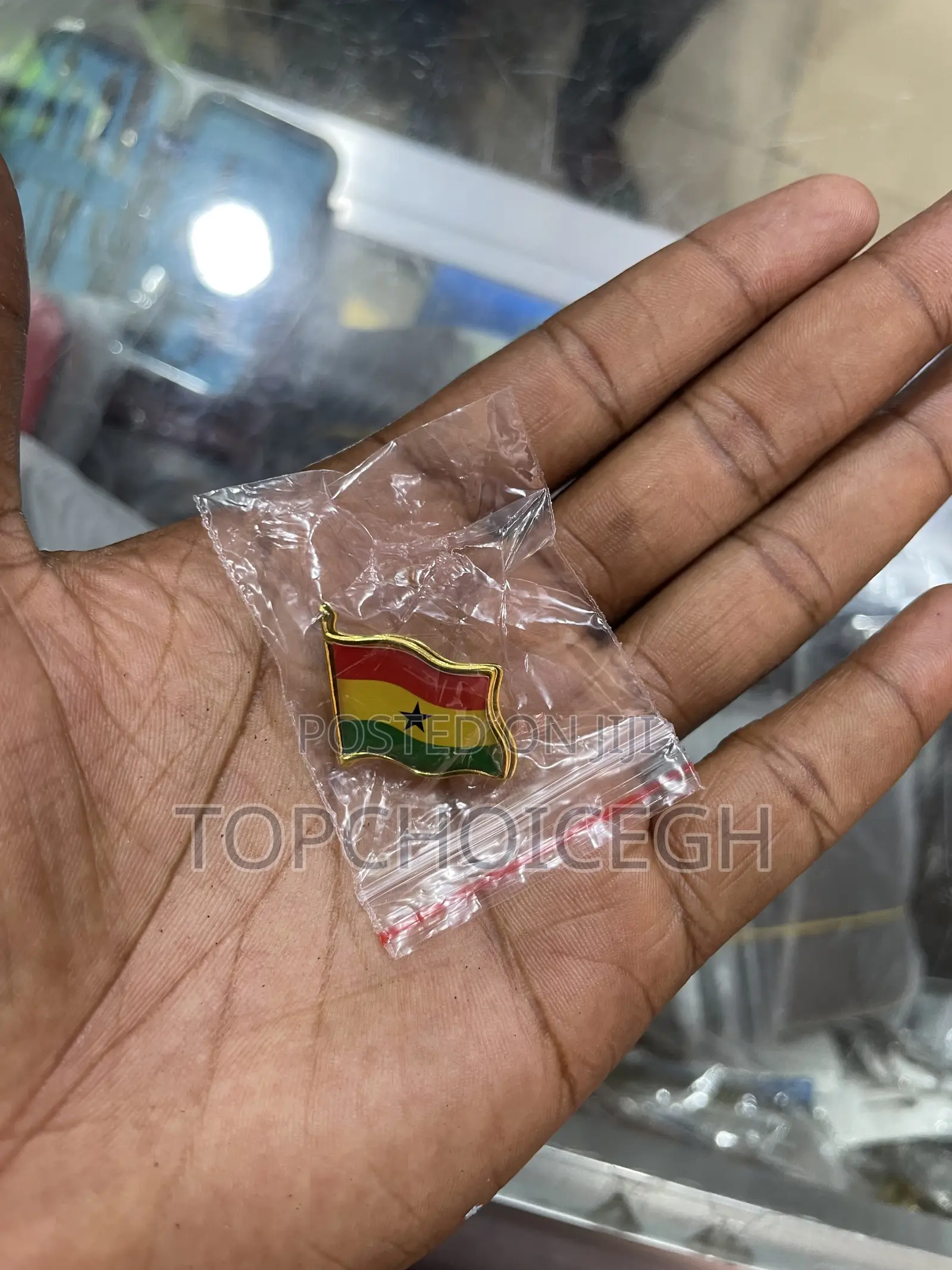 Ghana Flag Enamel Lapel Pin Badge Gold-Tone Metal Brooch