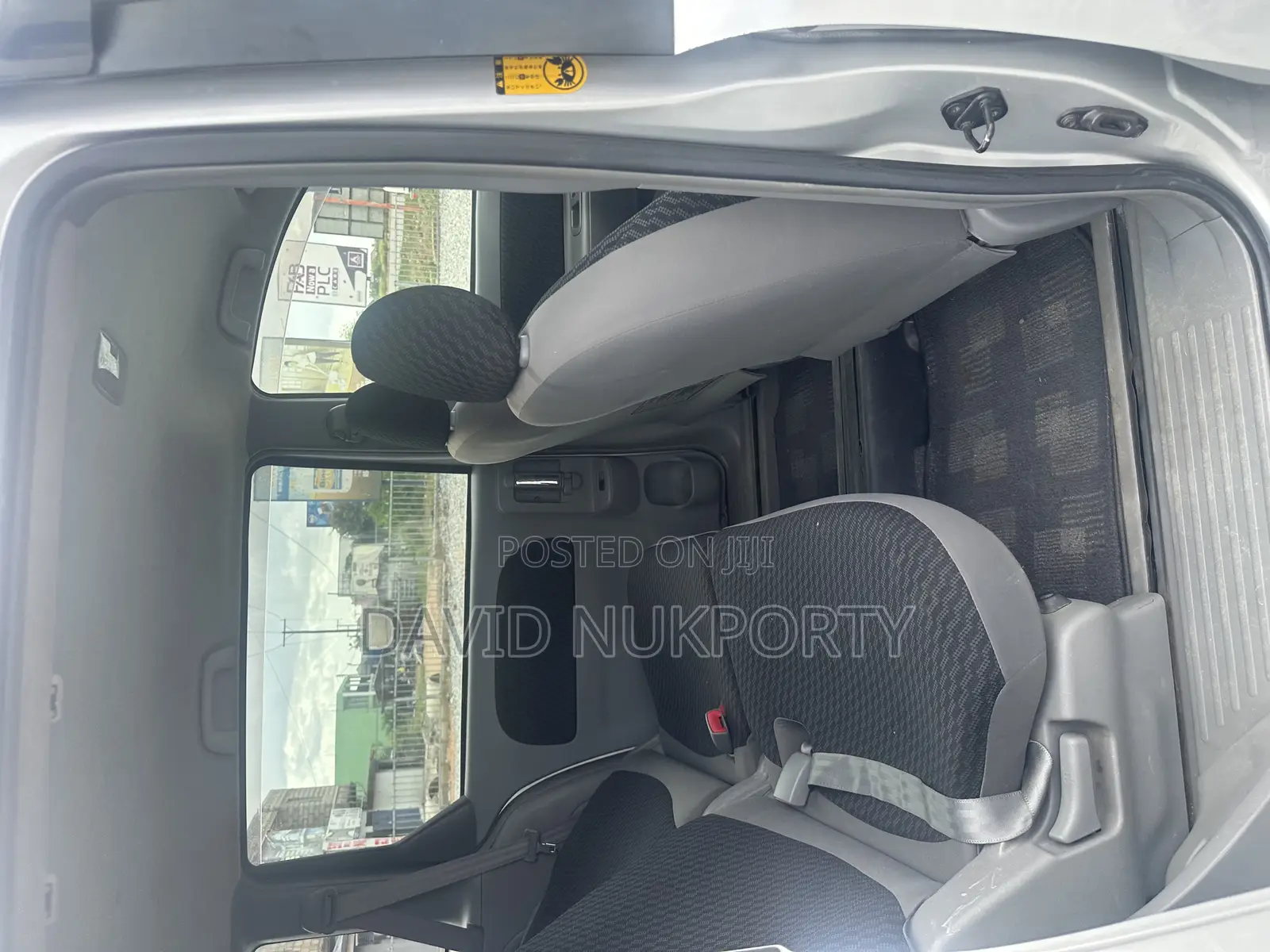 Toyota Sienta 2011 Silver