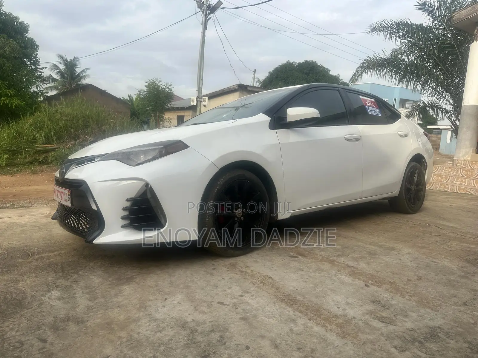 Toyota Corolla LE 4dr Sedan (1.8L 4cyl CVT) 2017 White