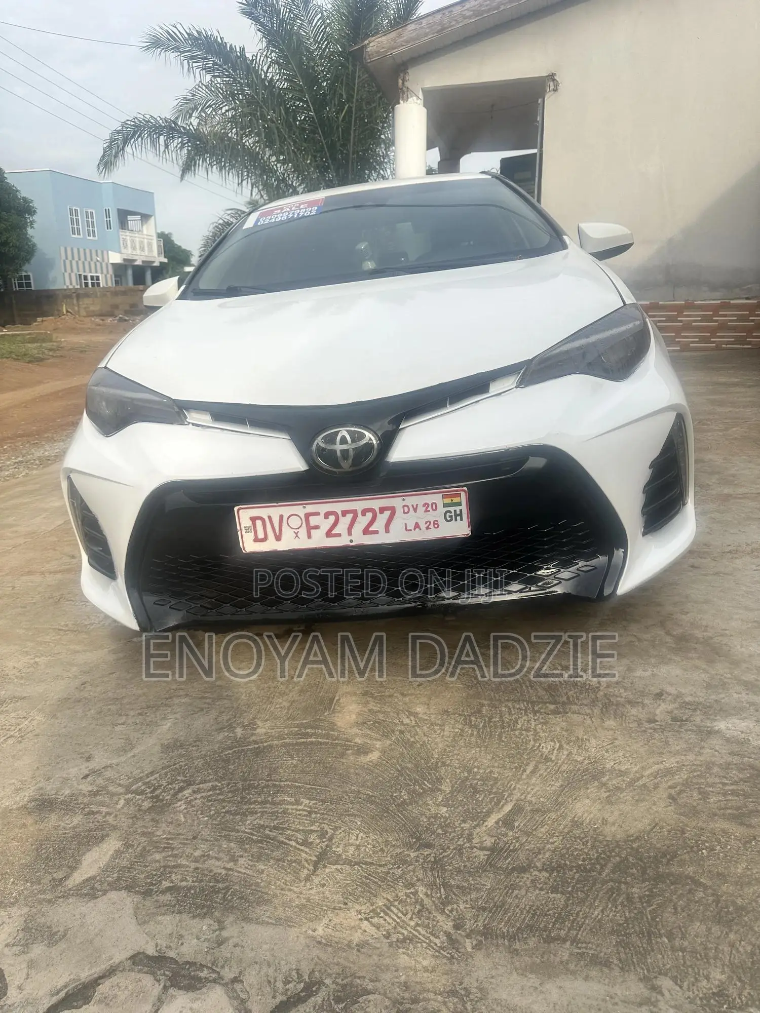 Toyota Corolla LE 4dr Sedan (1.8L 4cyl CVT) 2017 White