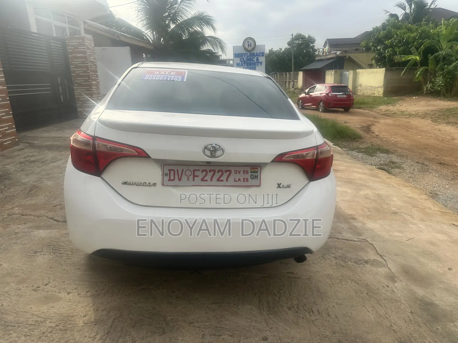 Toyota Corolla LE 4dr Sedan (1.8L 4cyl CVT) 2017 White