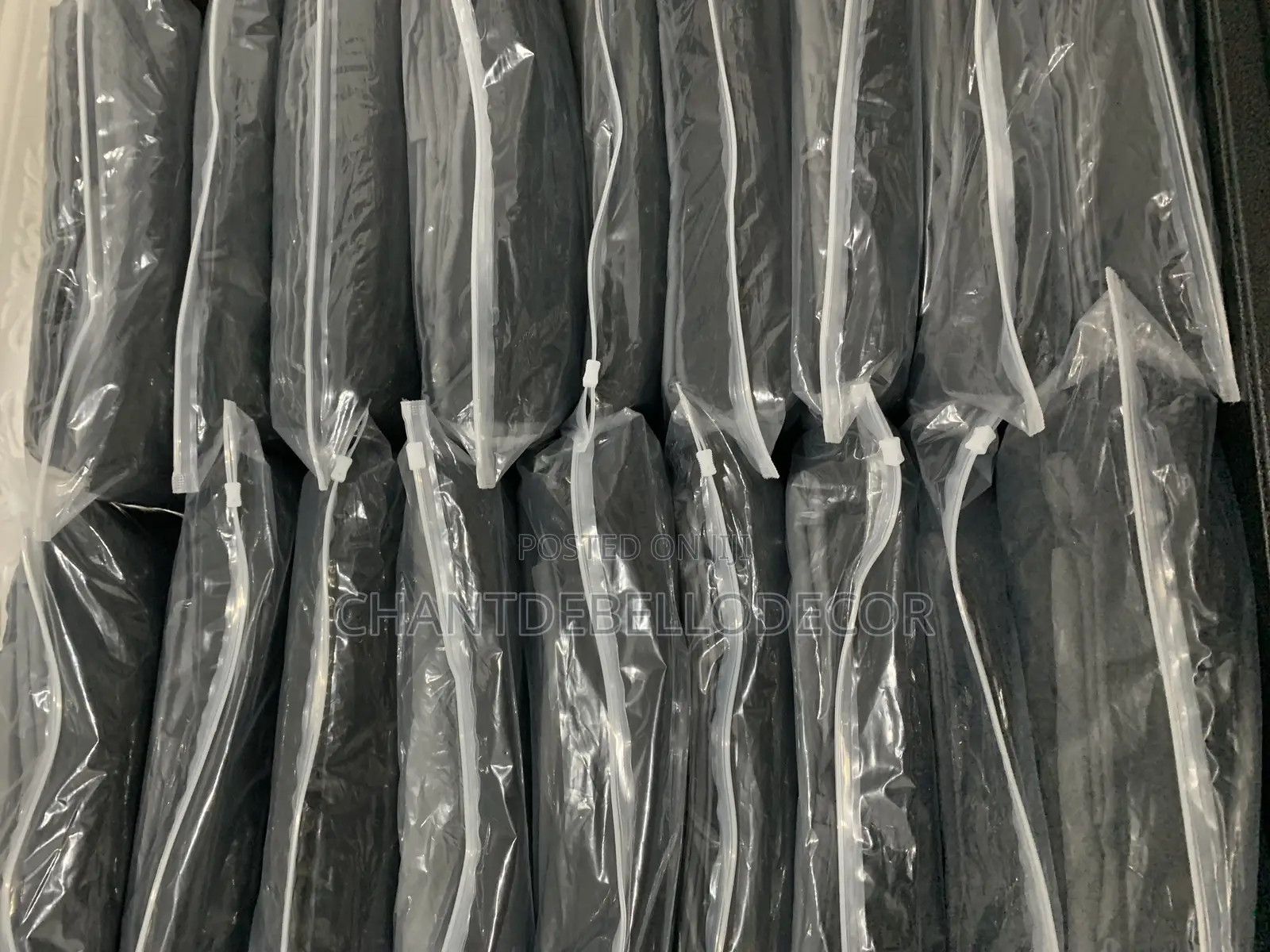 Premium Quality Reversible and Removable Zip Duvet Set ( 7 in 1 )