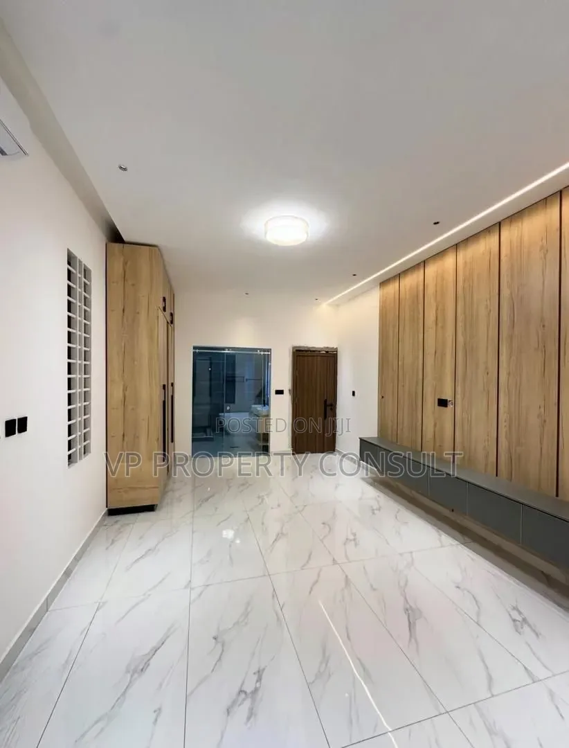 3bdrm House in Lake Side Estate for sale