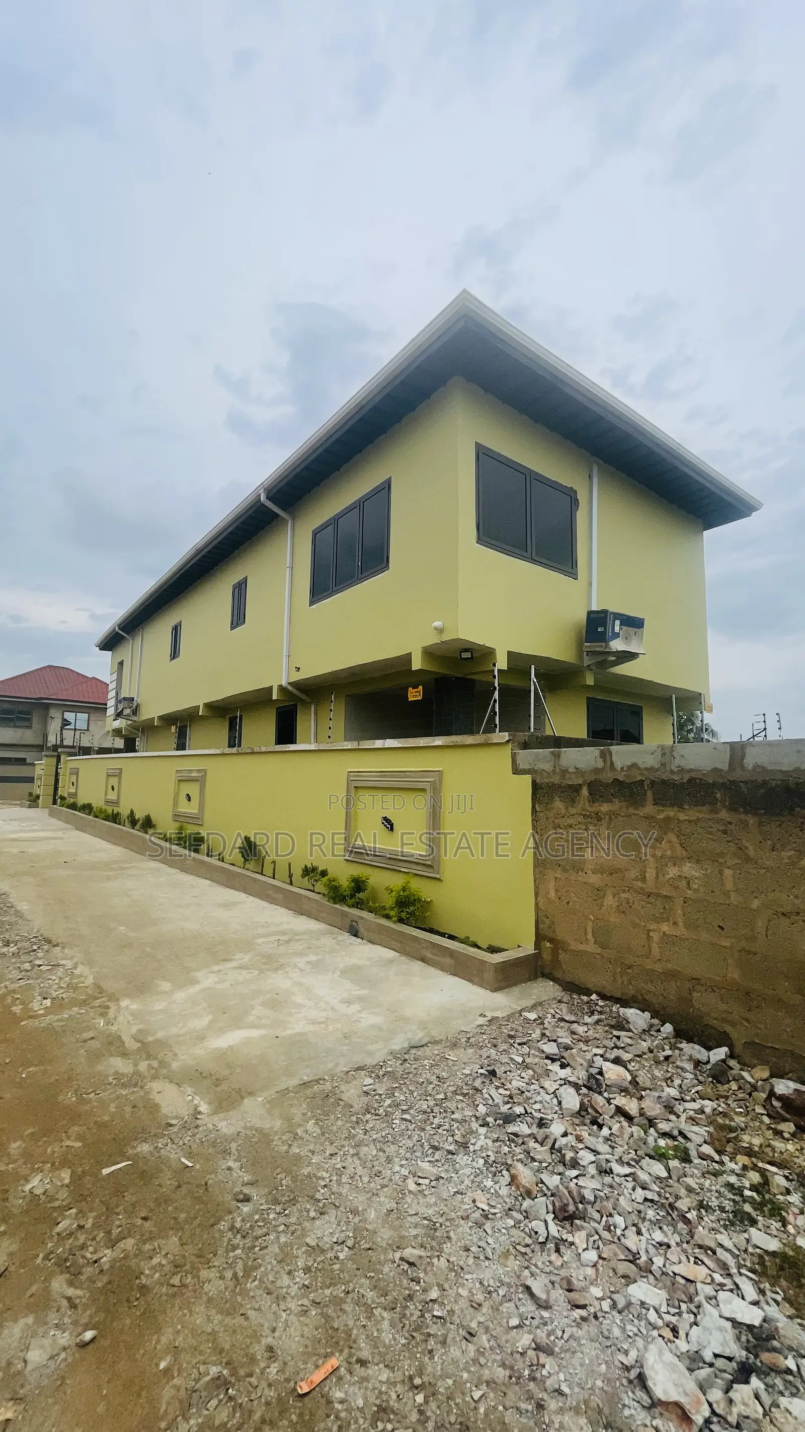 3bdrm Duplex in Sefdard Properties, Amasaman for sale