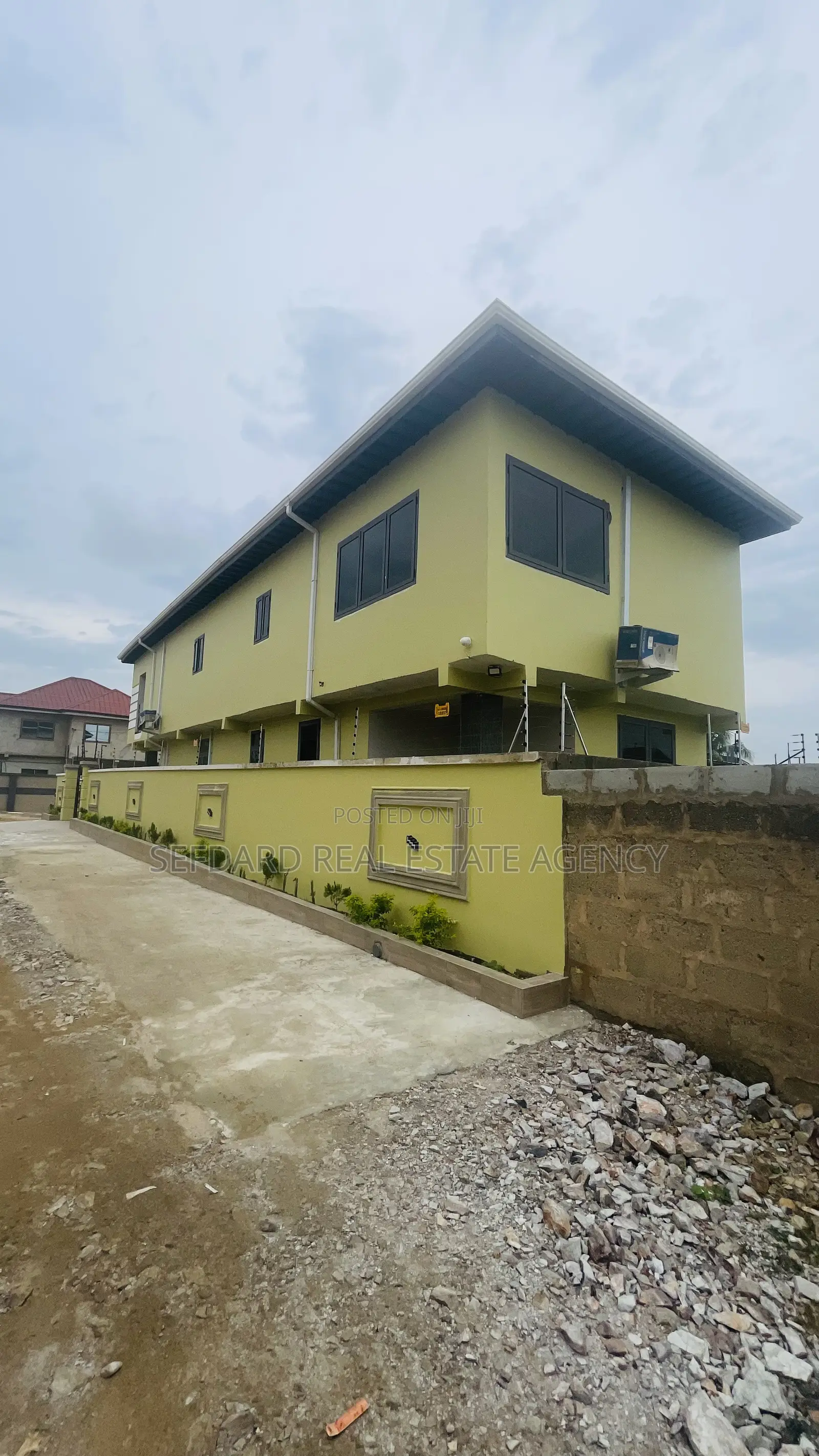 3bdrm Duplex in Sefdard Properties, Amasaman for sale