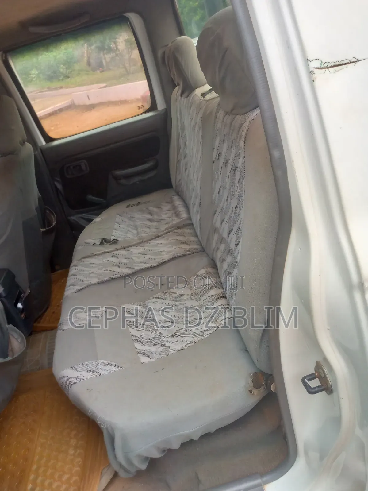 Nissan Hardbody 2010 White