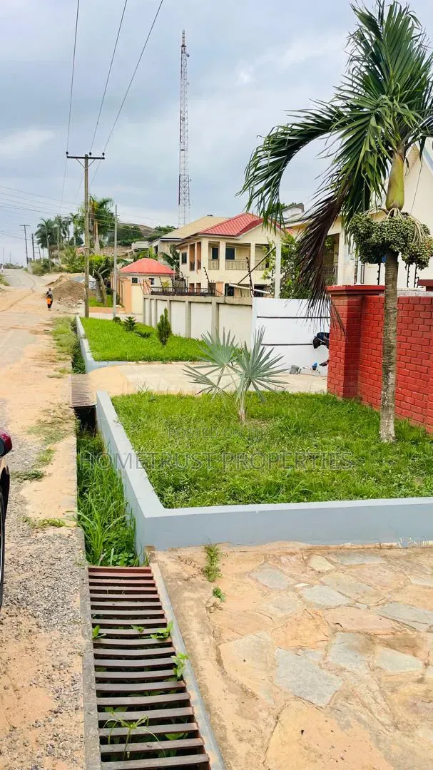 4bdrm Duplex in Ashongman, Police Station for sale