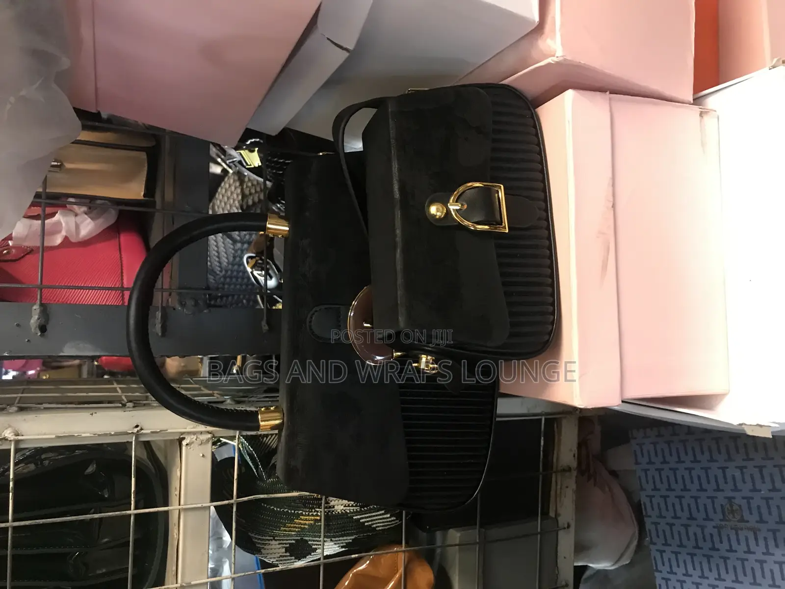 Bags and Wraps Lounge