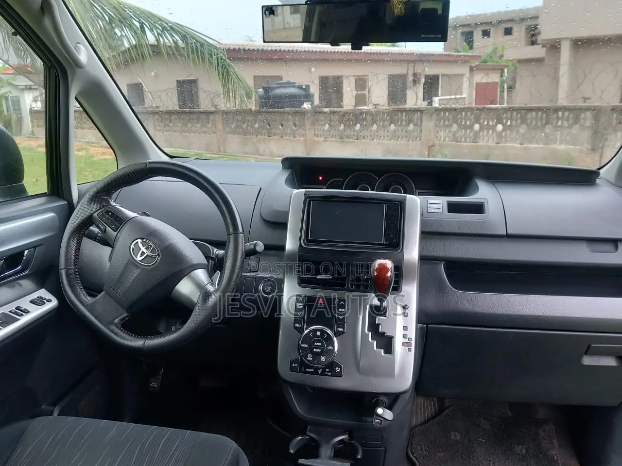 Toyota Voxy 2012 Black