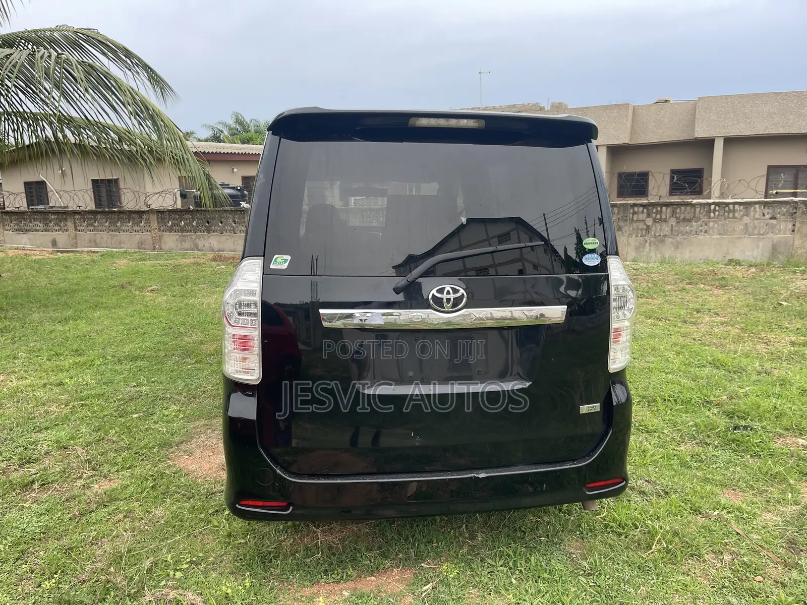 Toyota Voxy 2012 Black