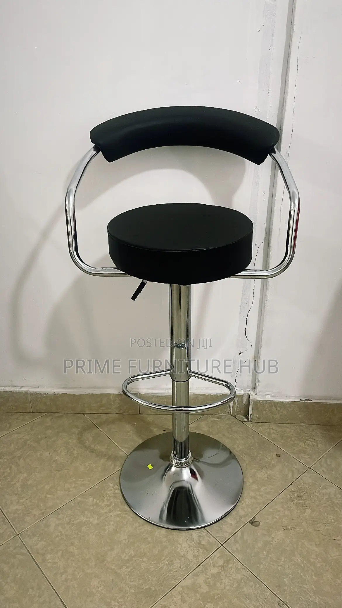 Adjustable Swivel Bar Stool