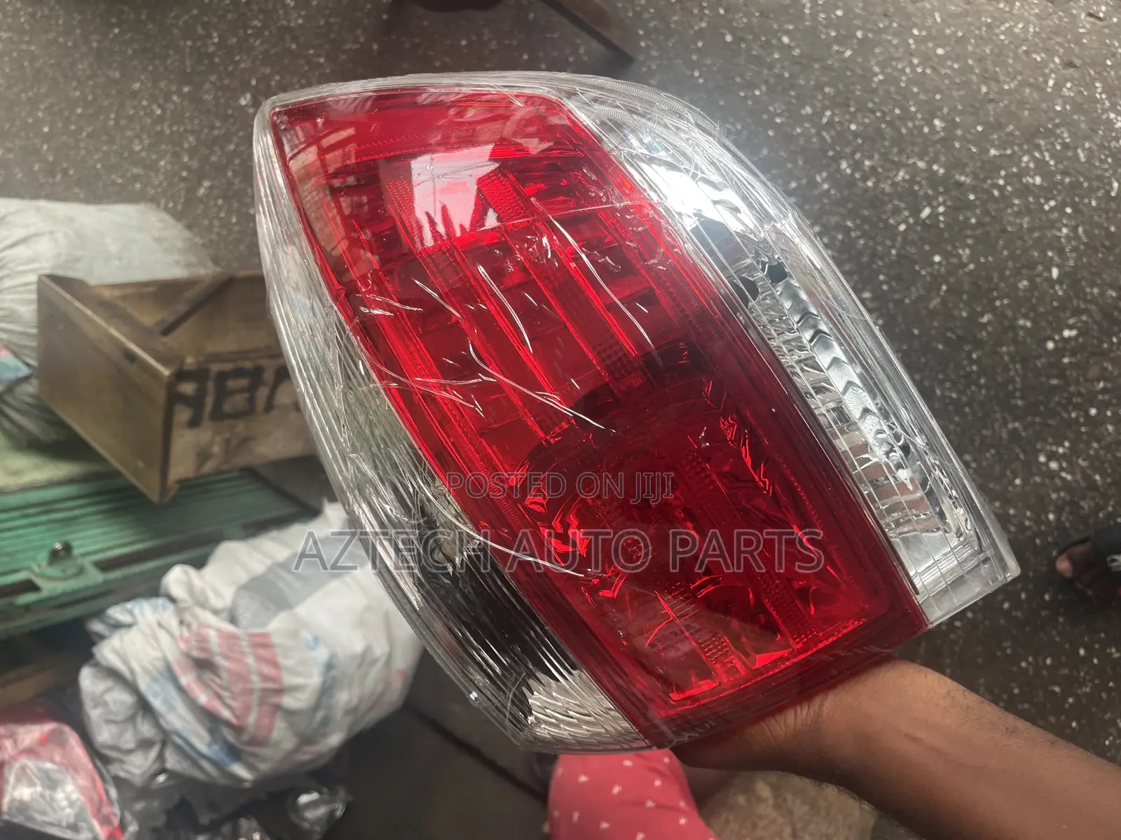 Toyota Highlander 2011 2012 2013 Taillight