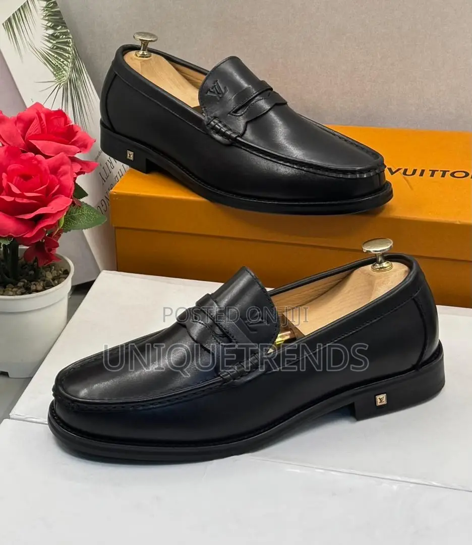 Executive Louis Vuitton Leather Loafers (Black)