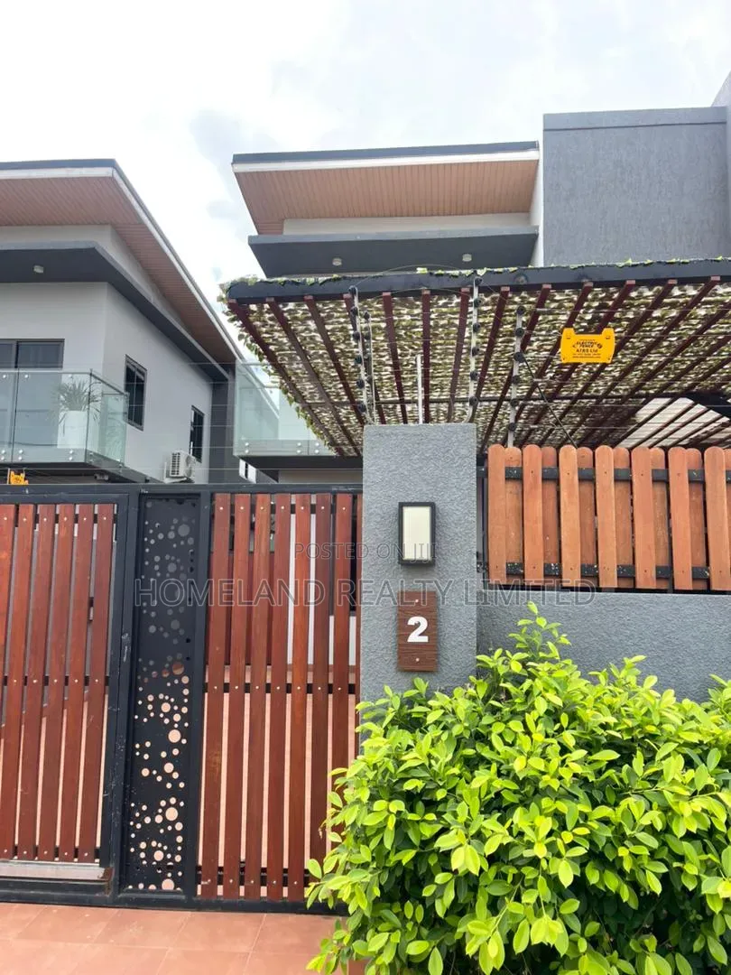 4bdrm Duplex in Westland, Police Station for rent