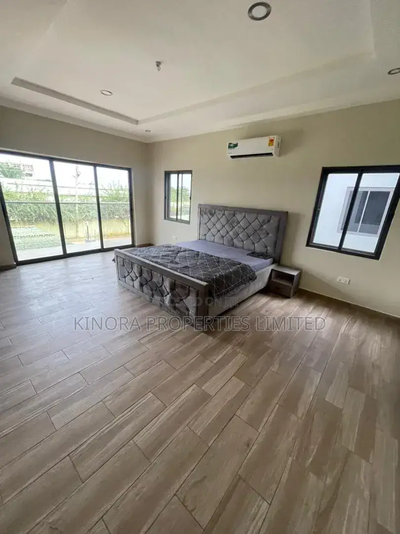 4bdrm Duplex in Westland, Police Station for rent