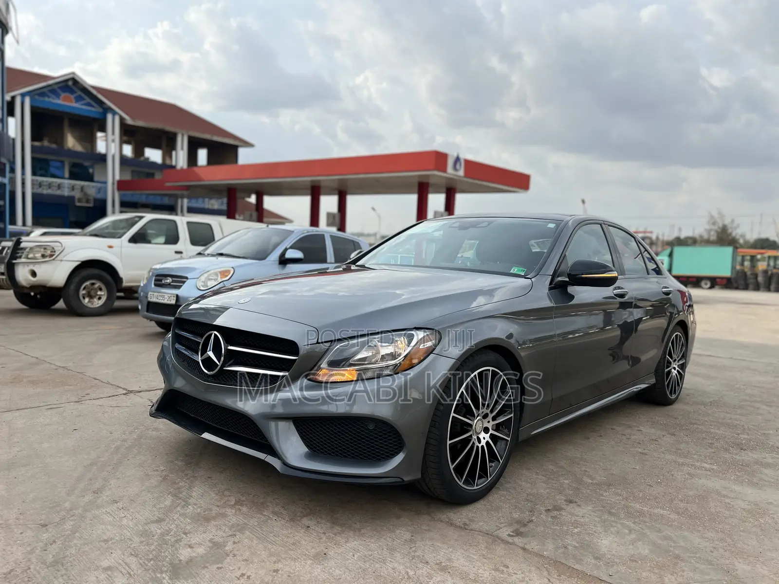 Mercedes-Benz C300 Luxury 4matic Sedan AWD (2.0L 4cyl 7A) 2017 Gray
