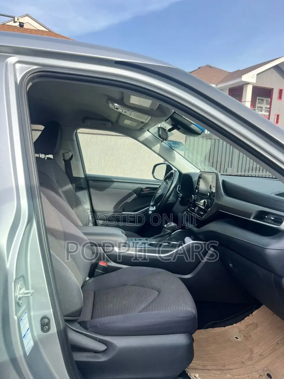 Toyota Highlander LE 2021 Silver
