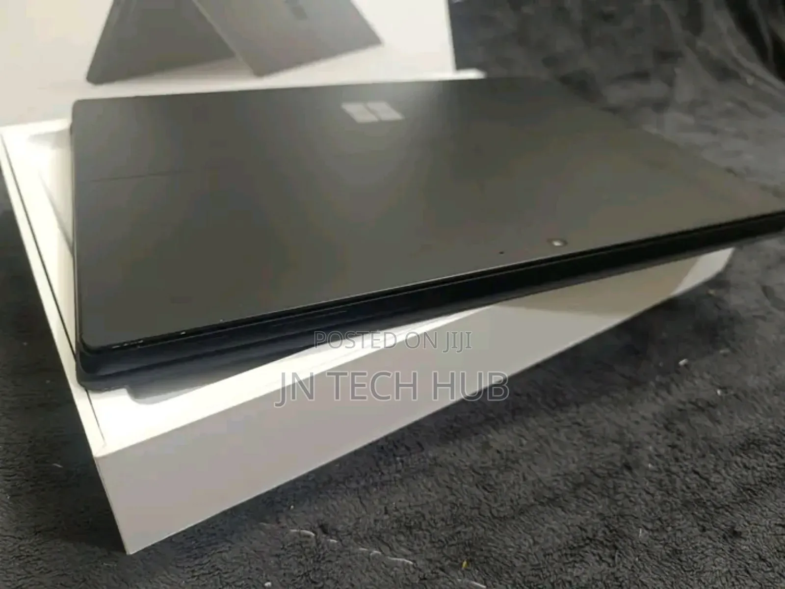 New Microsoft Surface Pro 5 8GB Intel Core i5 SSHD (Hybrid) 256GB