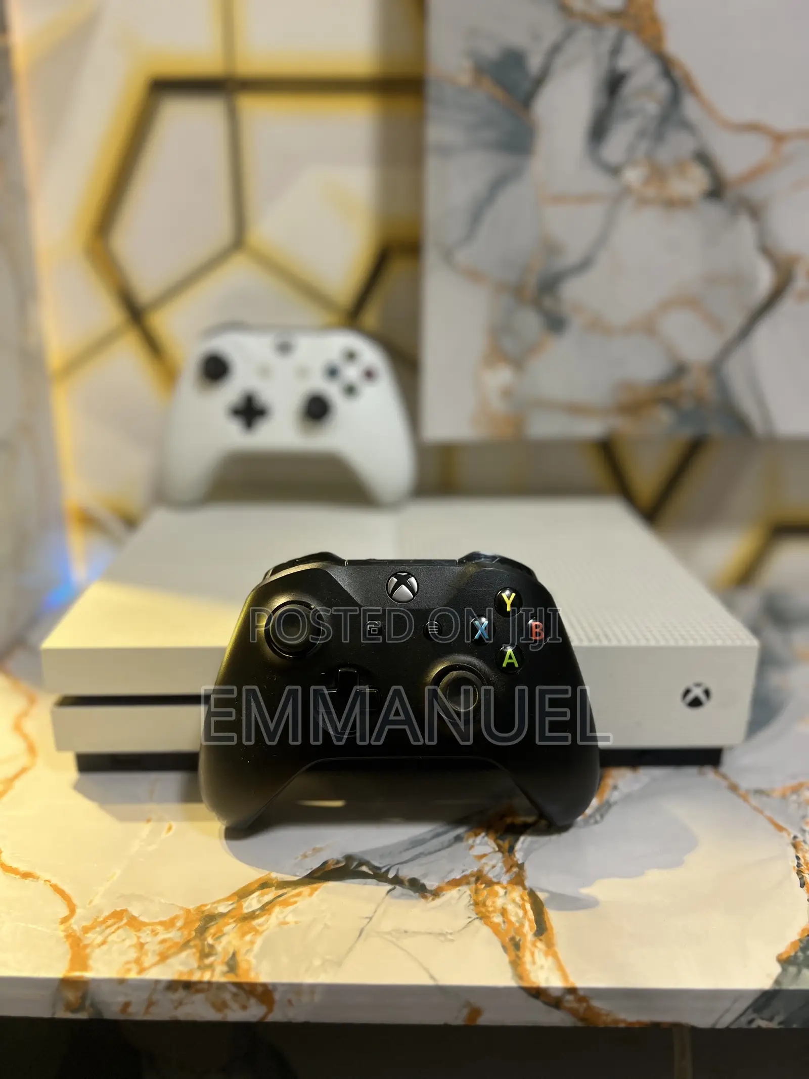 Xbox One S + Massive 17 Game Collection 1tb