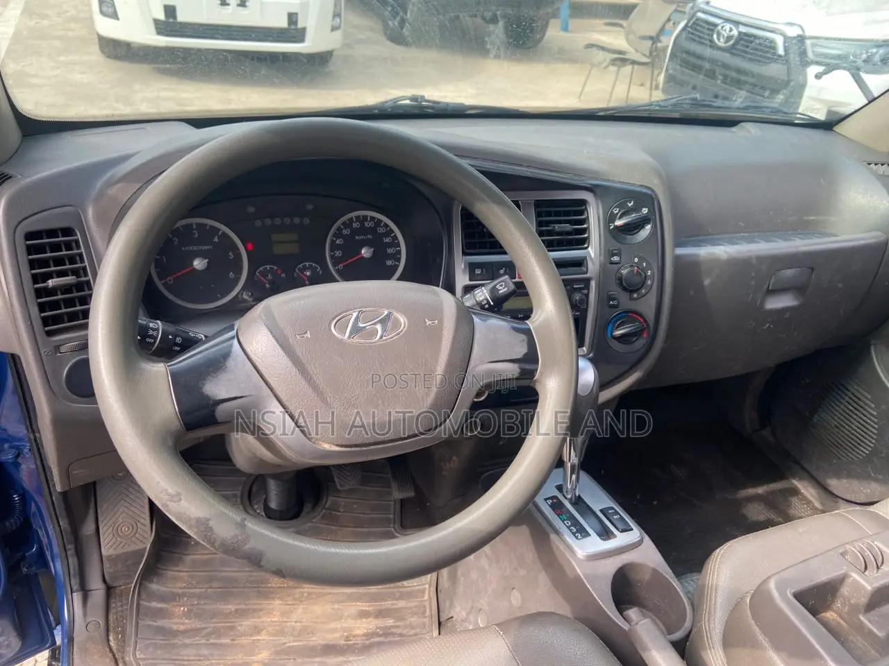 Hyundai H1 2015 Blue