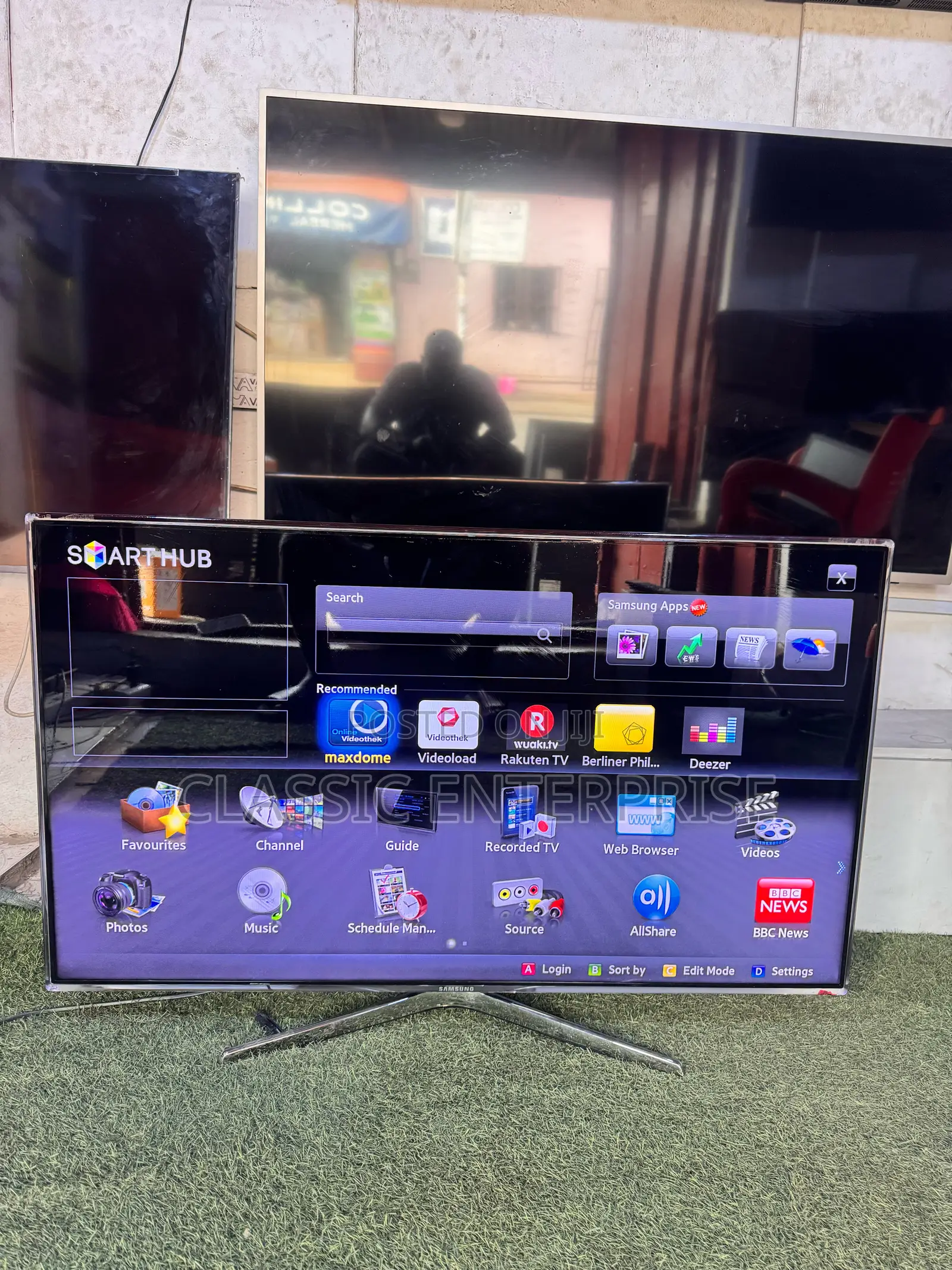 Samsung 48 Inches Smart Digital Satellite Led Tv Over 300 Free Chanls