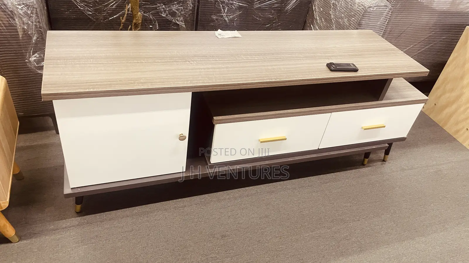 Extendable Wooden Tv Stand