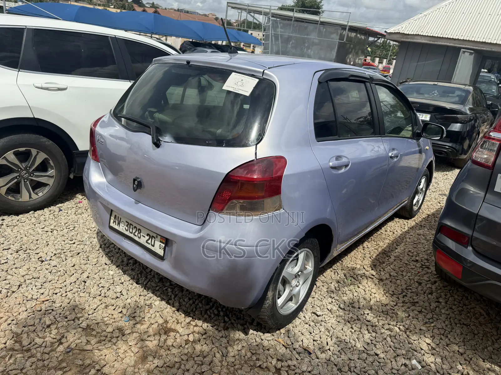 Toyota Vitz 2010 Silver