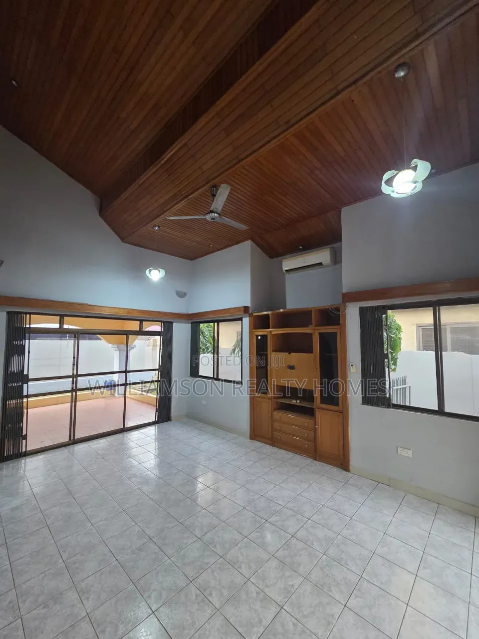 4bdrm House in Community 18 Area, Spintex for rent