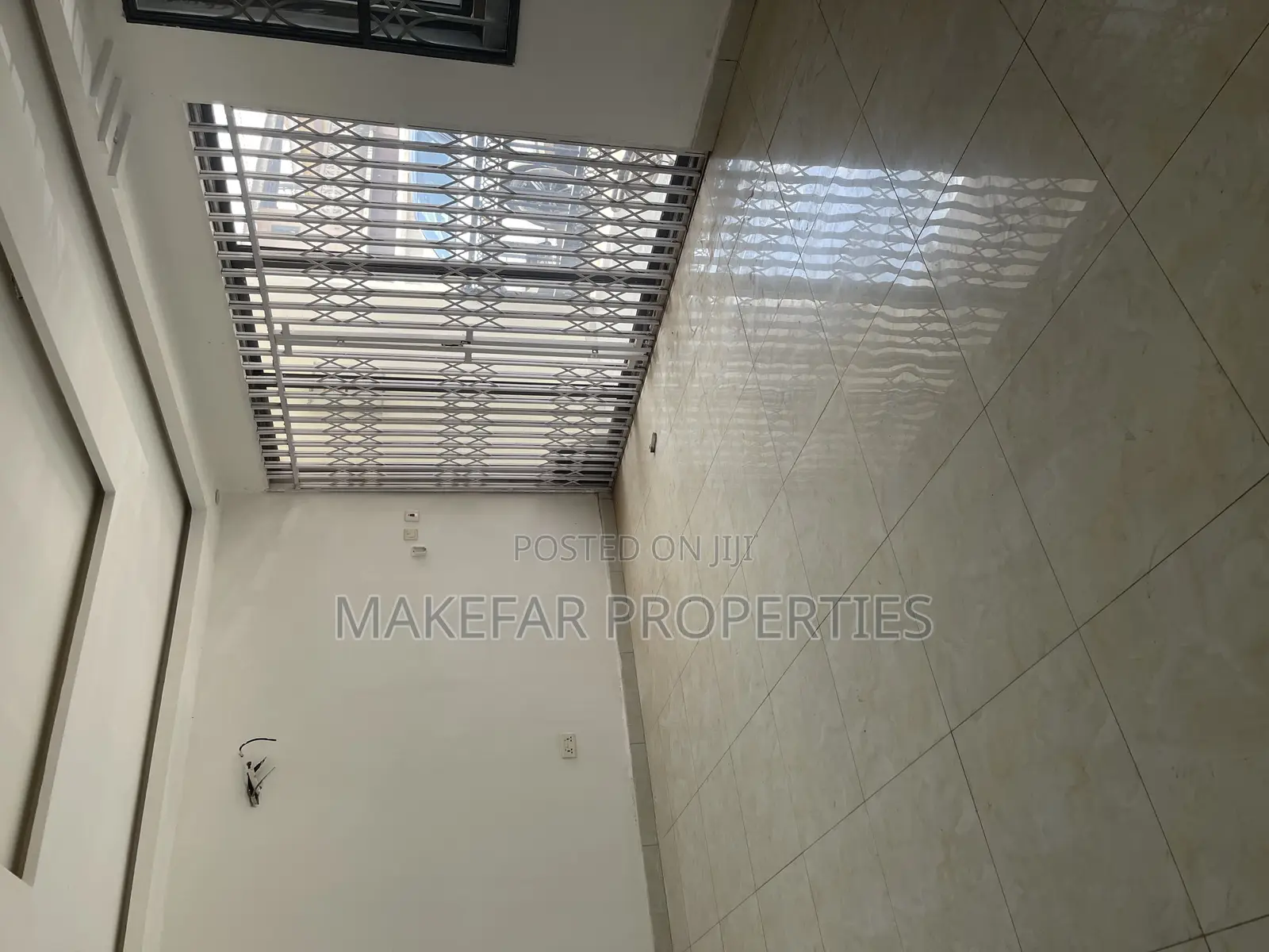 2bdrm Apartment in Adjiriganor for rent