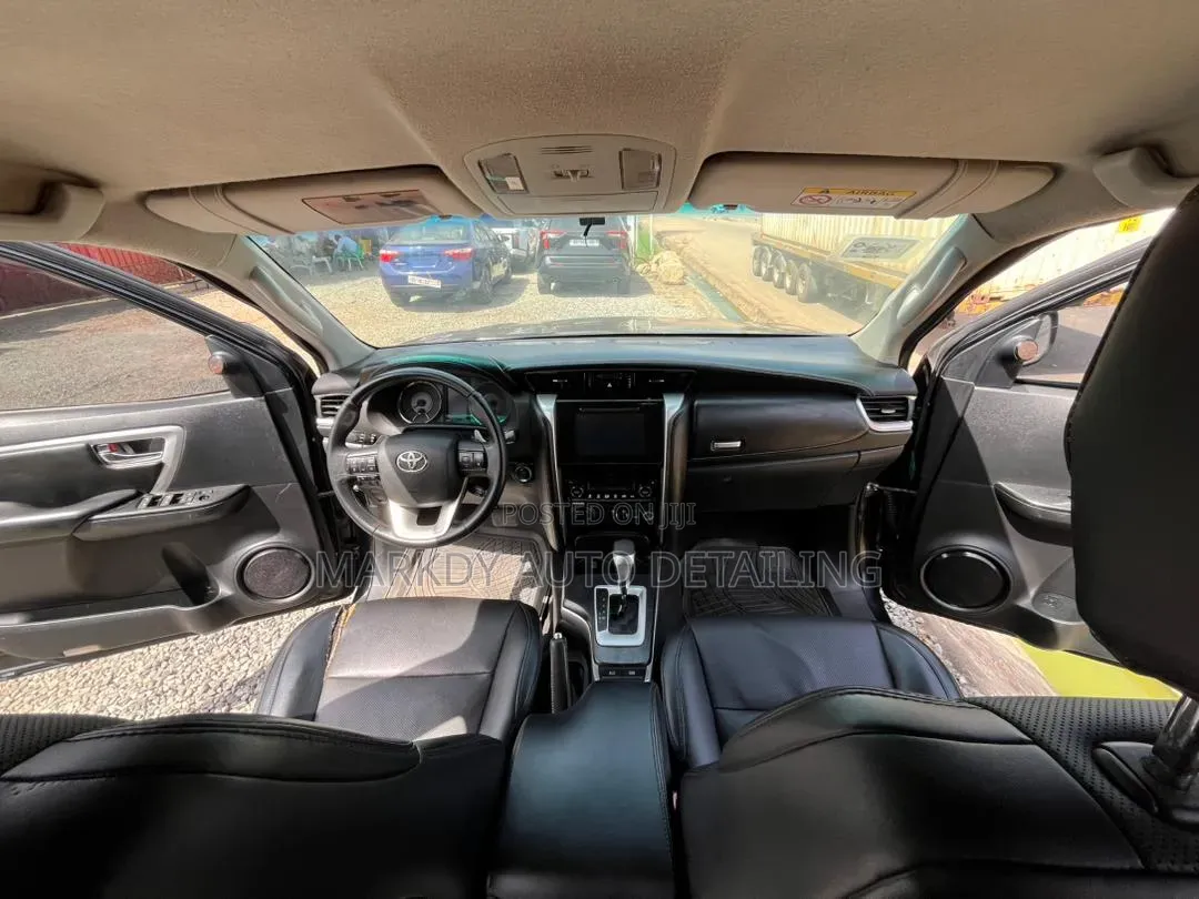 Toyota Fortuner 2019 Black