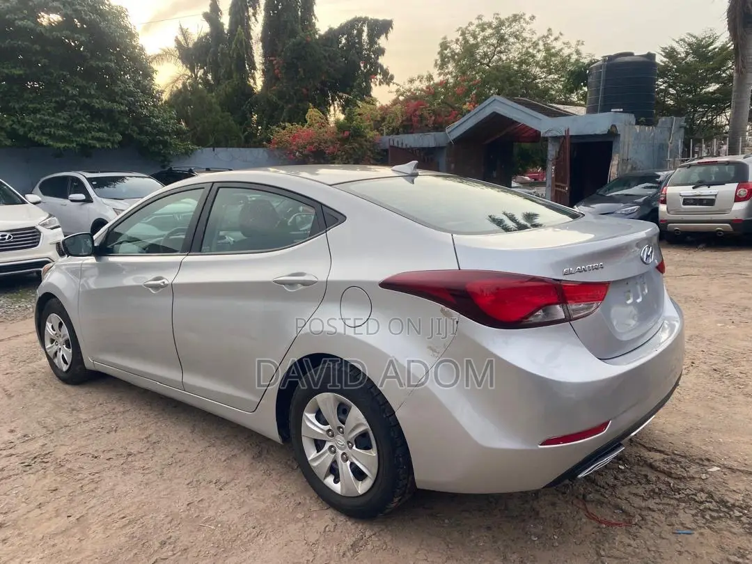 Hyundai Elantra 2015 Silver