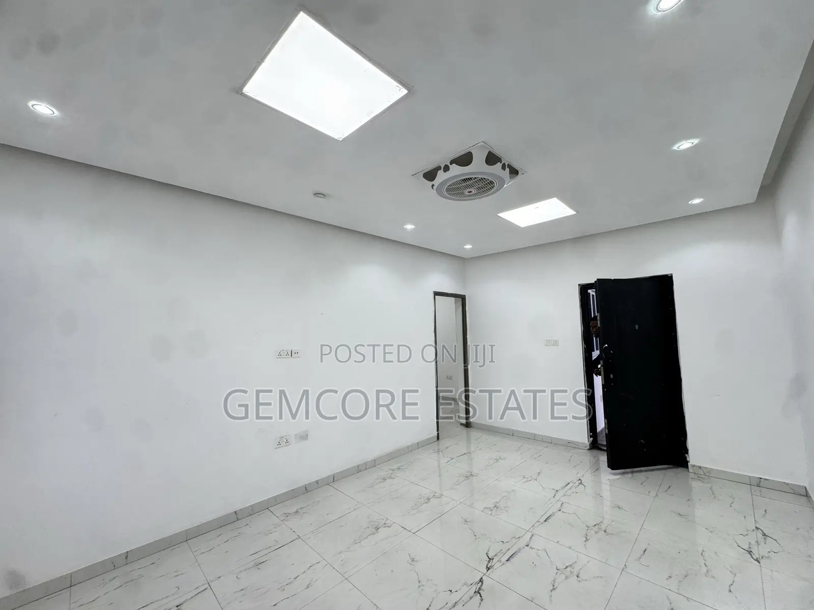 2bdrm Apartment in West Trasacco, Ashaley Botwe for rent
