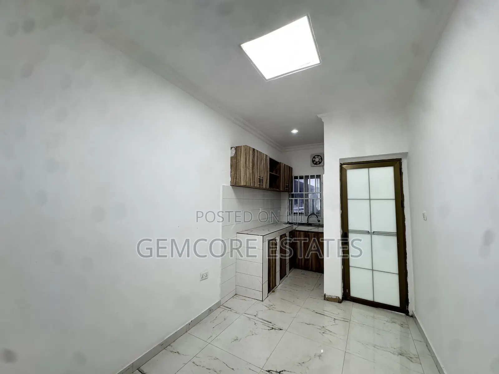2bdrm Apartment in West Trasacco, Ashaley Botwe for rent