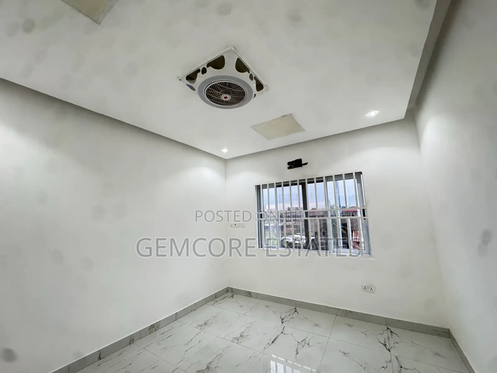 2bdrm Apartment in West Trasacco, Ashaley Botwe for rent
