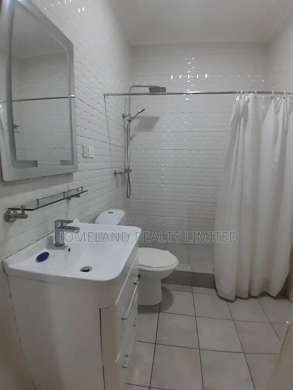 3bdrm Duplex in Adenta Barrier Rowi for rent