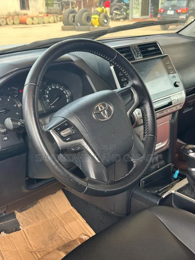 Toyota Land Cruiser Prado 2021 Black