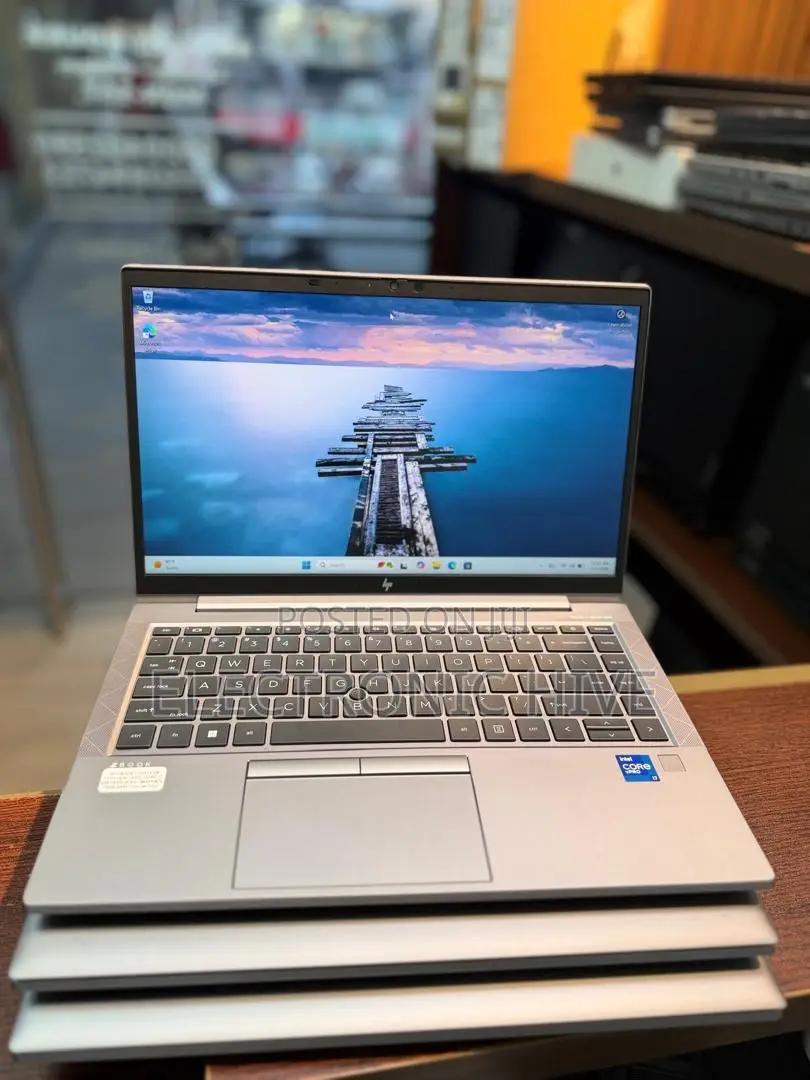 Laptop HP ZBook Firefly G8 16GB Intel Core i7 SSD 512GB