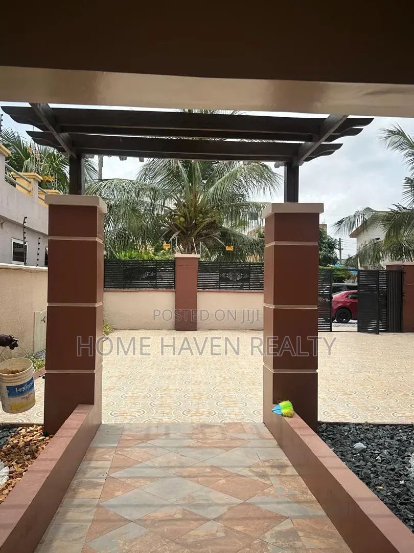 4bdrm House in North Legon for rent