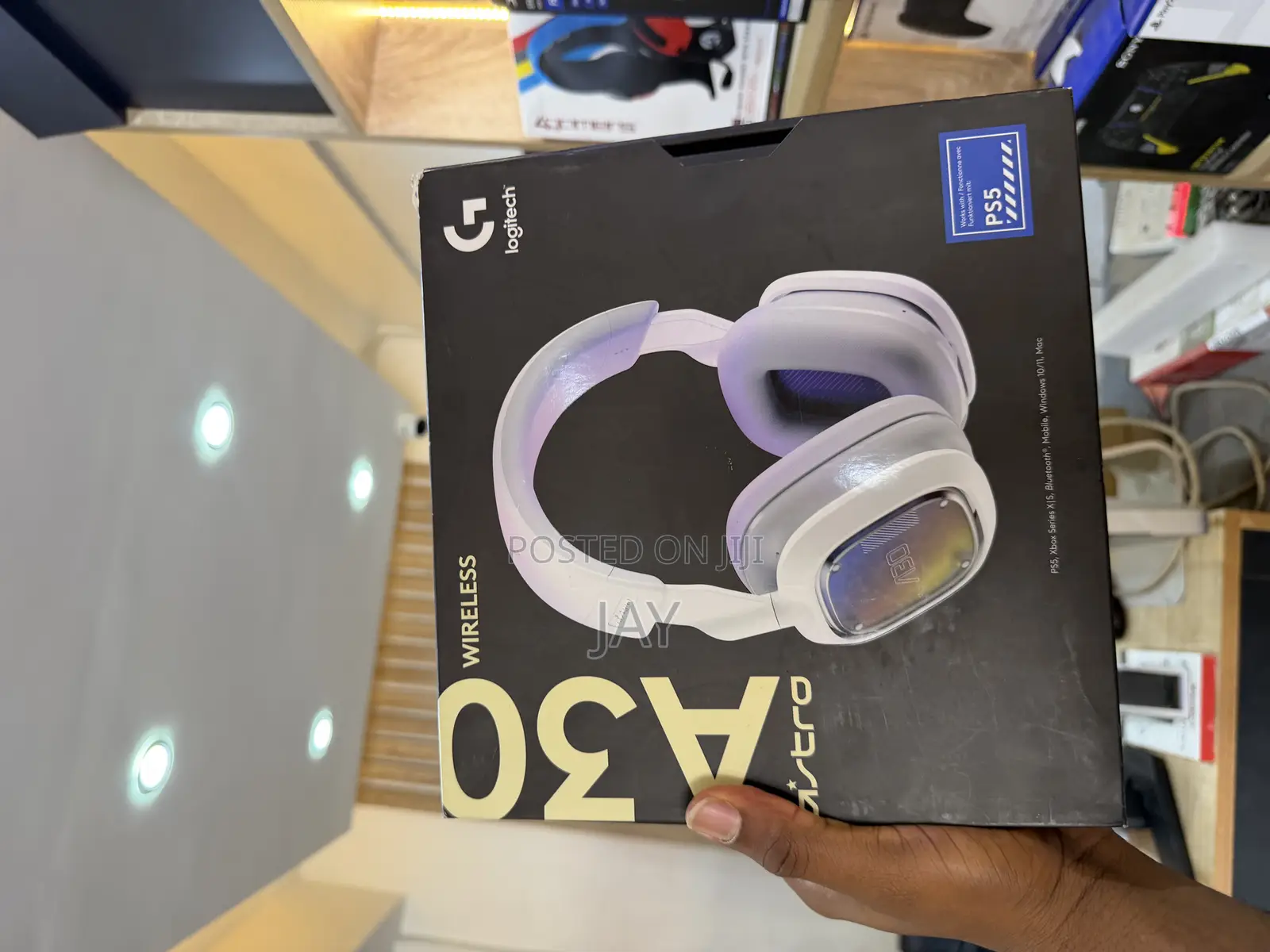 Logitech A30 Ps5/Xbox Headphones