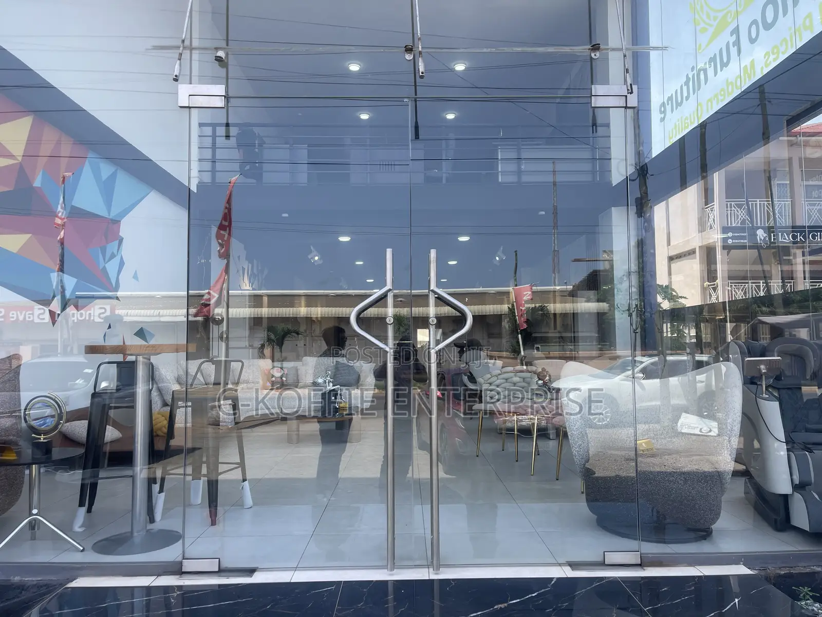 355 SQM Showroom at Spintex