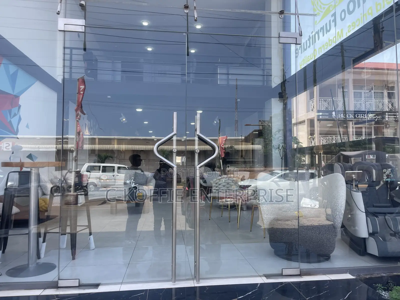 355 SQM Showroom at Spintex