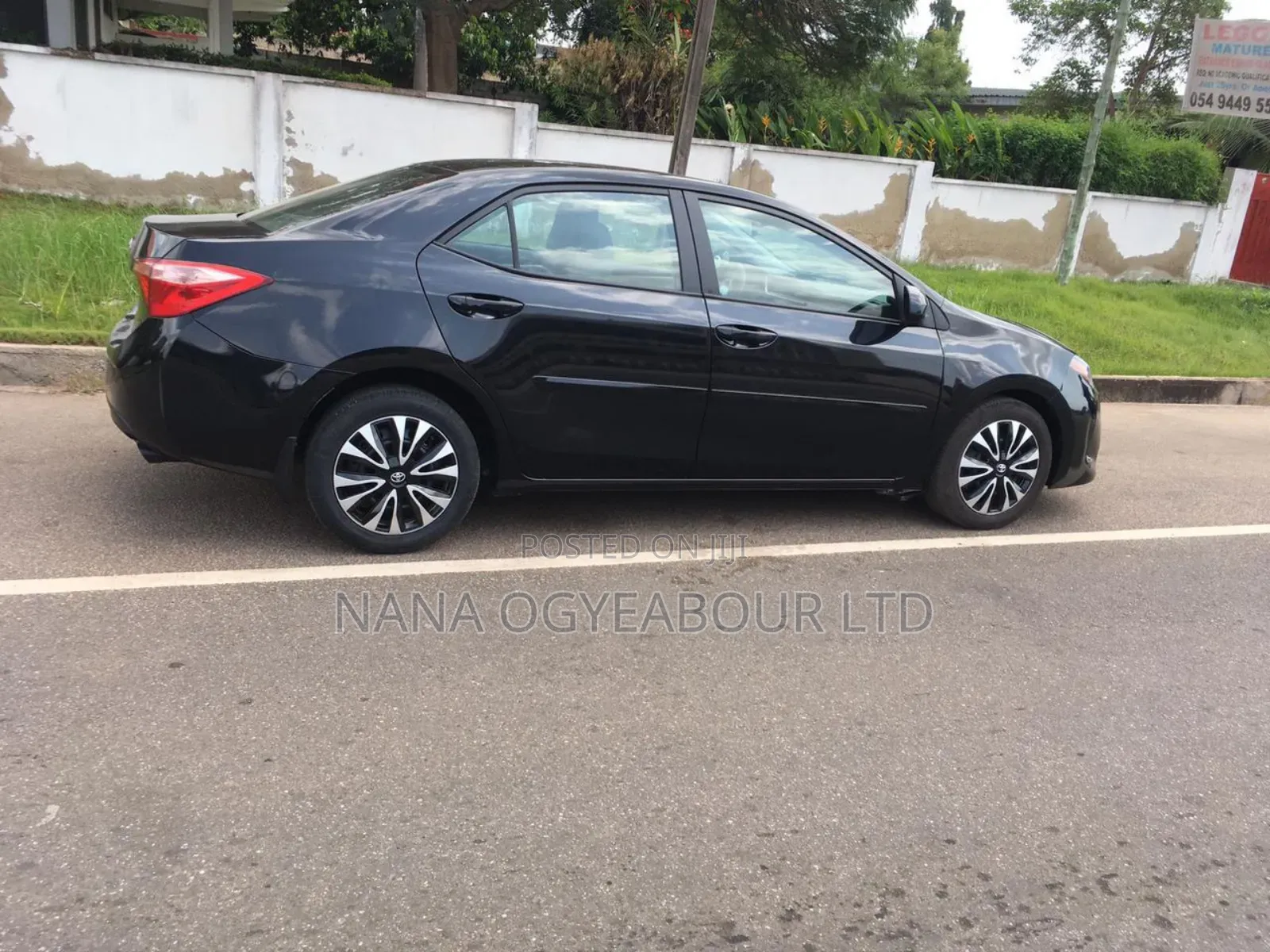 Toyota Corolla SE (1.8L 4cyl 2A) 2018 Black