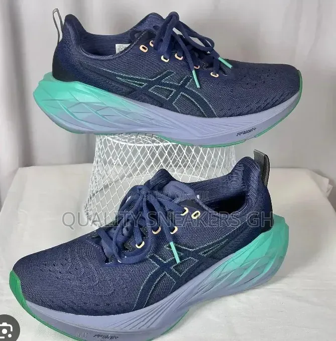 Asics Novablast 4