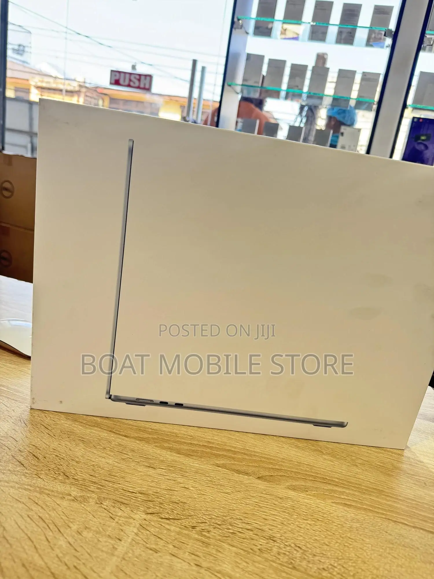 New Laptop Apple MacBook Air 2025 M4 13-inch 16GB Apple M4 SSD 512GB