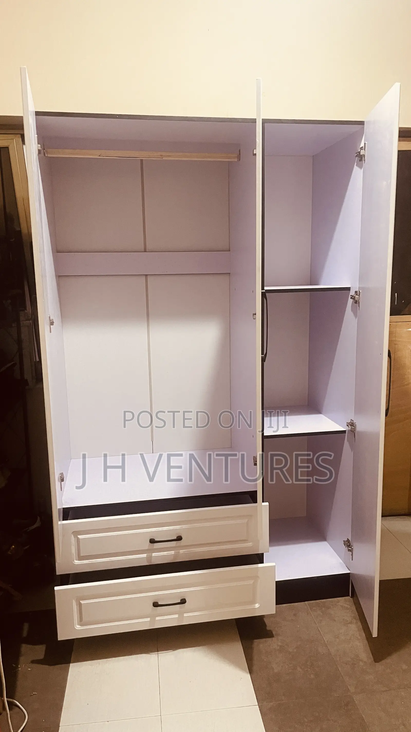 Foreign 3 Doors Wardrobe