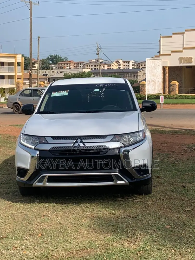 Mitsubishi Outlander 2020 White