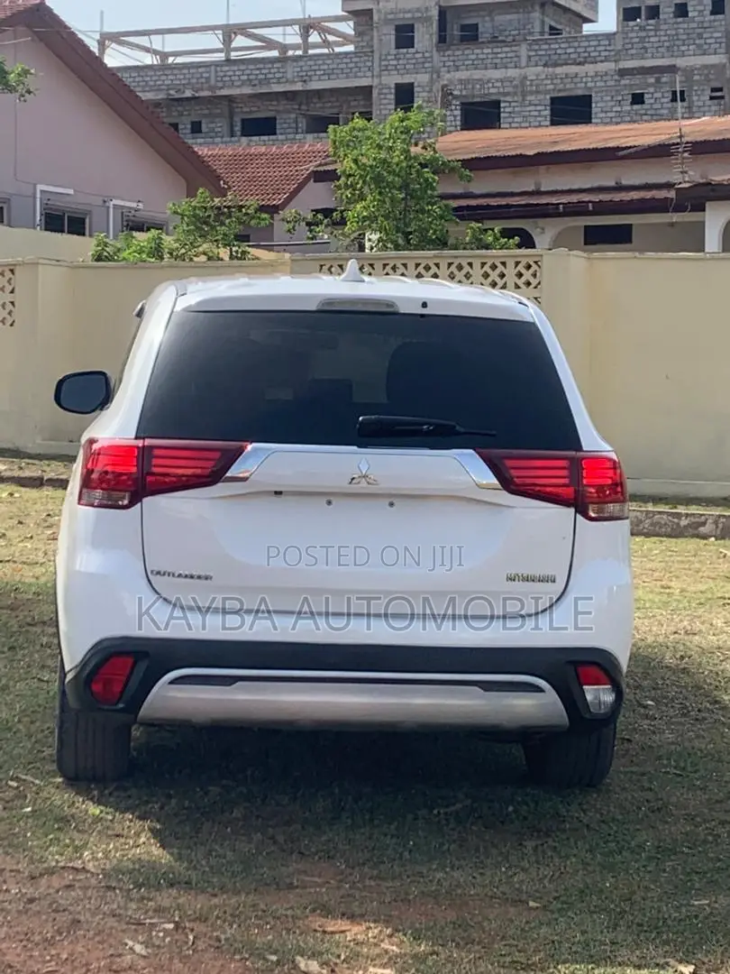 Mitsubishi Outlander 2020 White