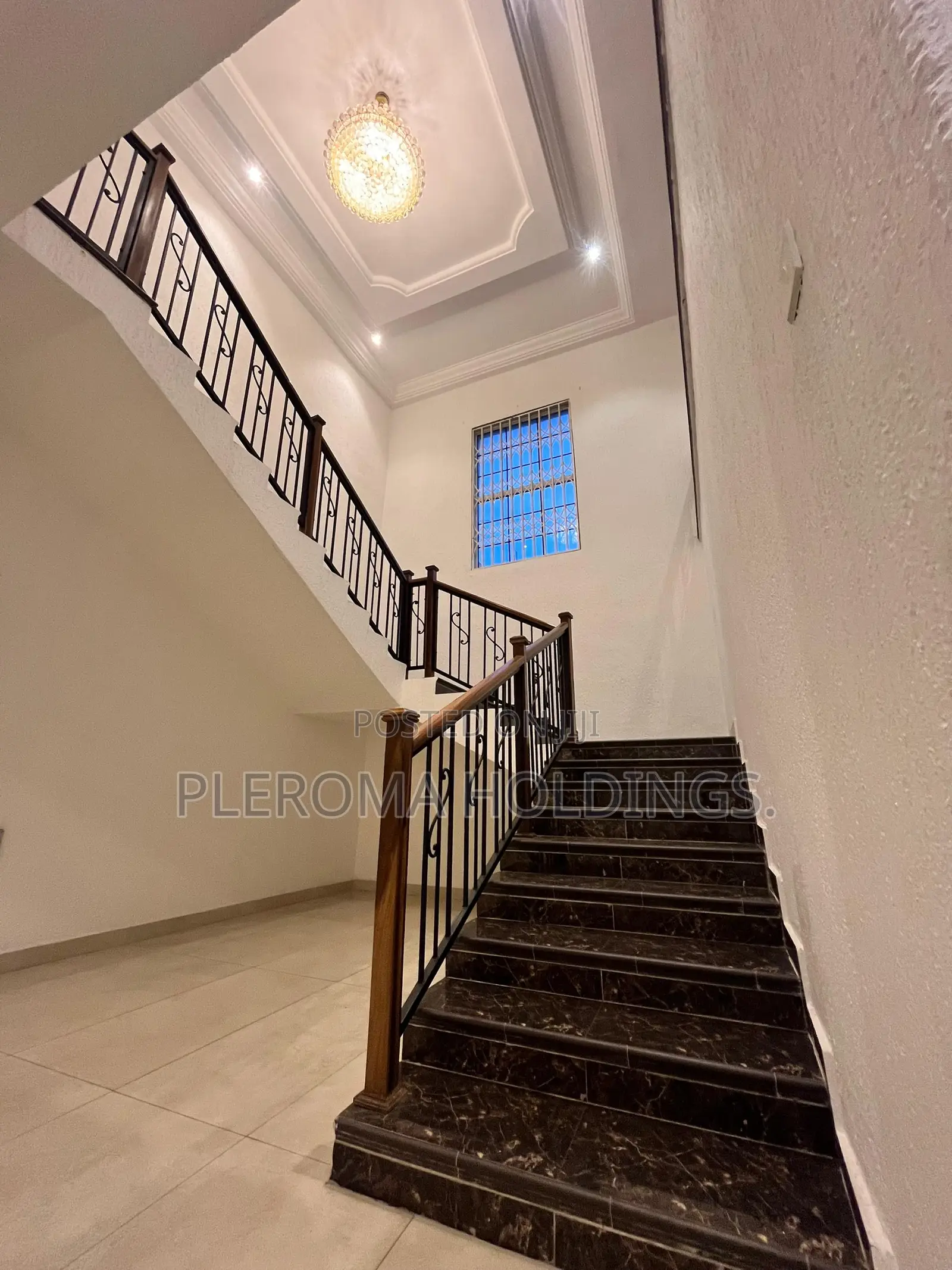 5bdrm Mansion in East Legon for rent