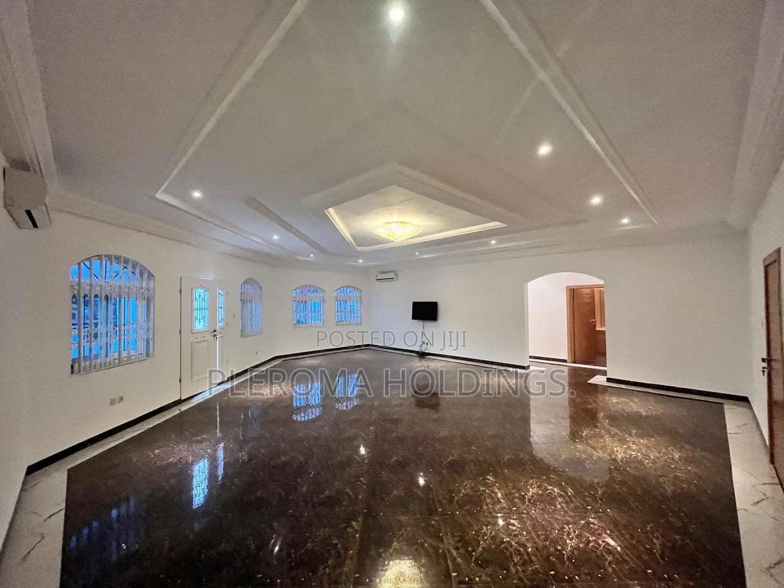 5bdrm Mansion in East Legon for rent